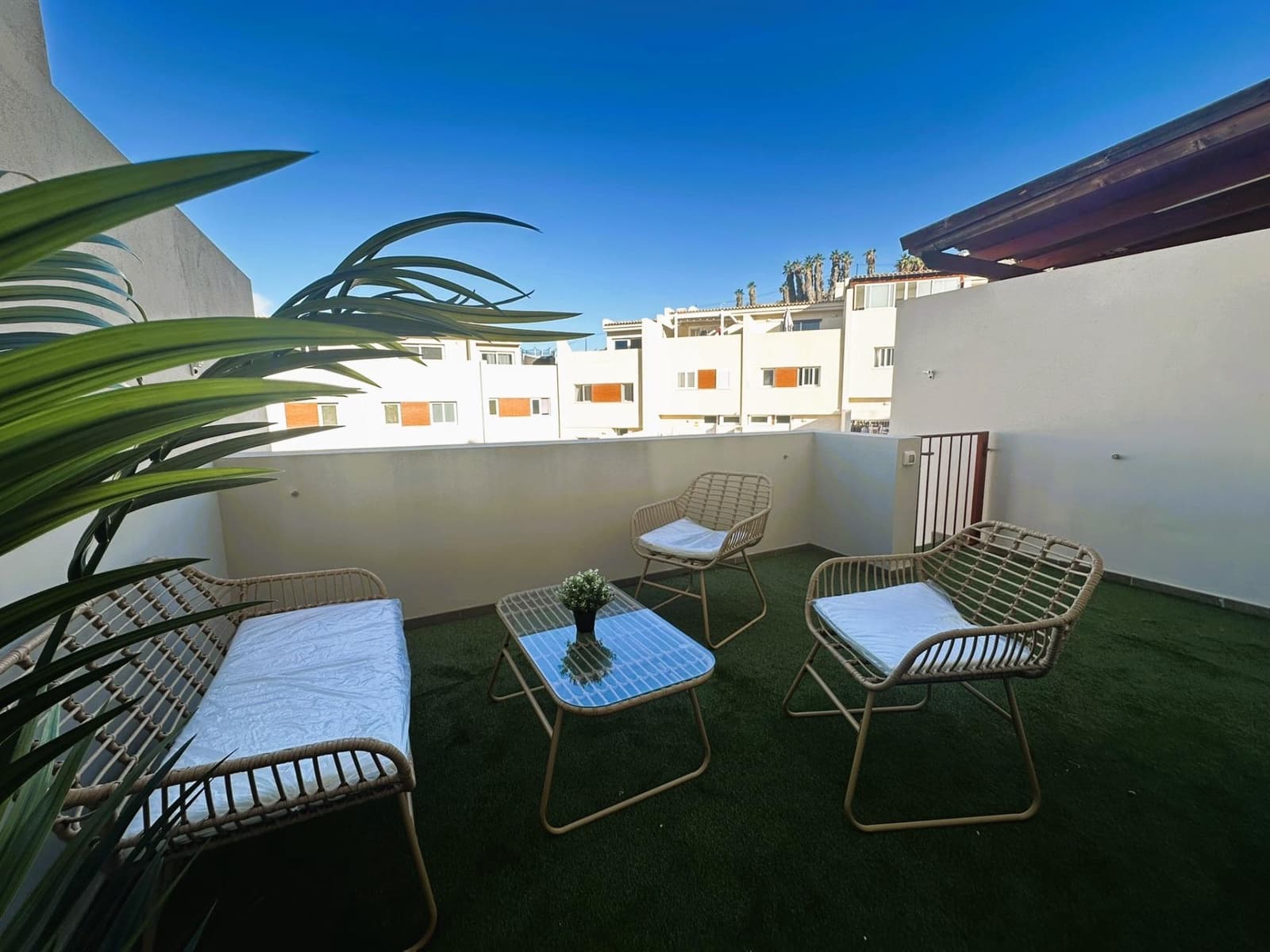 3 makuuhuone Rivitalo myytävänä paikassa Los Cristianos mukana uima-altaan 
autotalli - 680 000 € (Ref: 9456284)