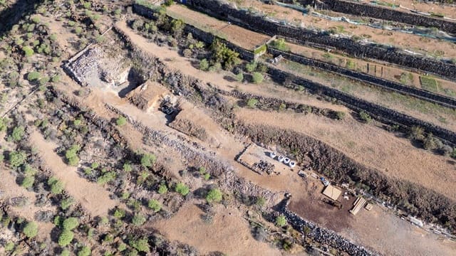 Undeveloped Land for sale in Chio, Guía de Isora - € 85,000 (Ref: 9491460)