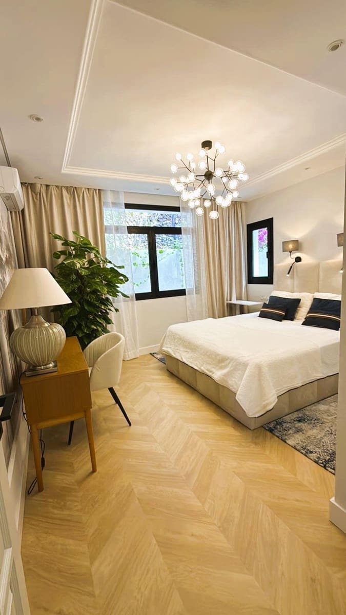 4 soverom Villa til salgs i Costa Adeje med svømmebasseng garasje - € 2 600 000 (Ref: 9543654)