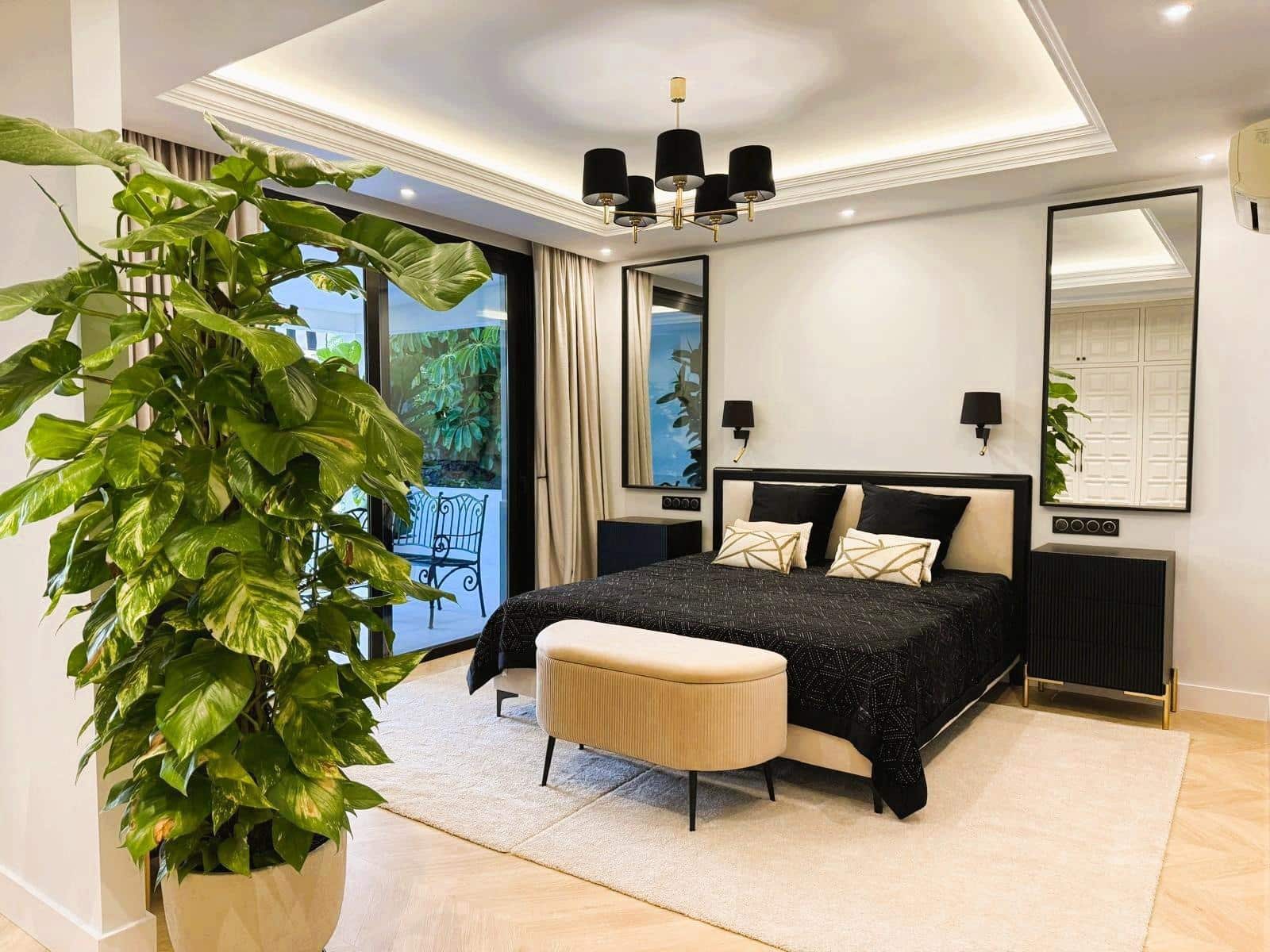 4 soverom Villa til salgs i Costa Adeje med svømmebasseng garasje - € 2 600 000 (Ref: 9543654)