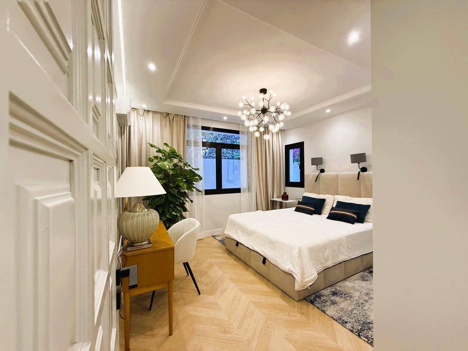 4 soverom Villa til salgs i Costa Adeje med svømmebasseng garasje - € 2 600 000 (Ref: 9543654)