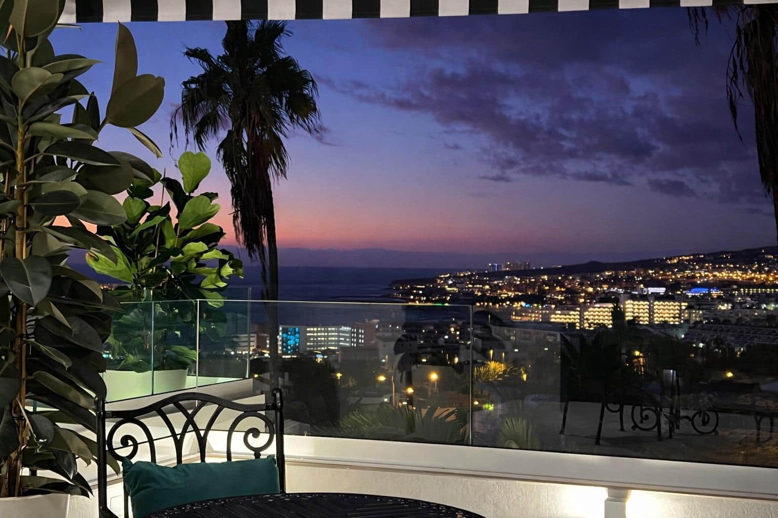 4 soverom Villa til salgs i Costa Adeje med svømmebasseng garasje - € 2 600 000 (Ref: 9543654)