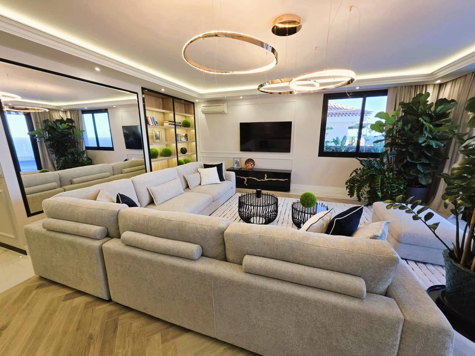 4 soverom Villa til salgs i Costa Adeje med svømmebasseng garasje - € 2 600 000 (Ref: 9543654)