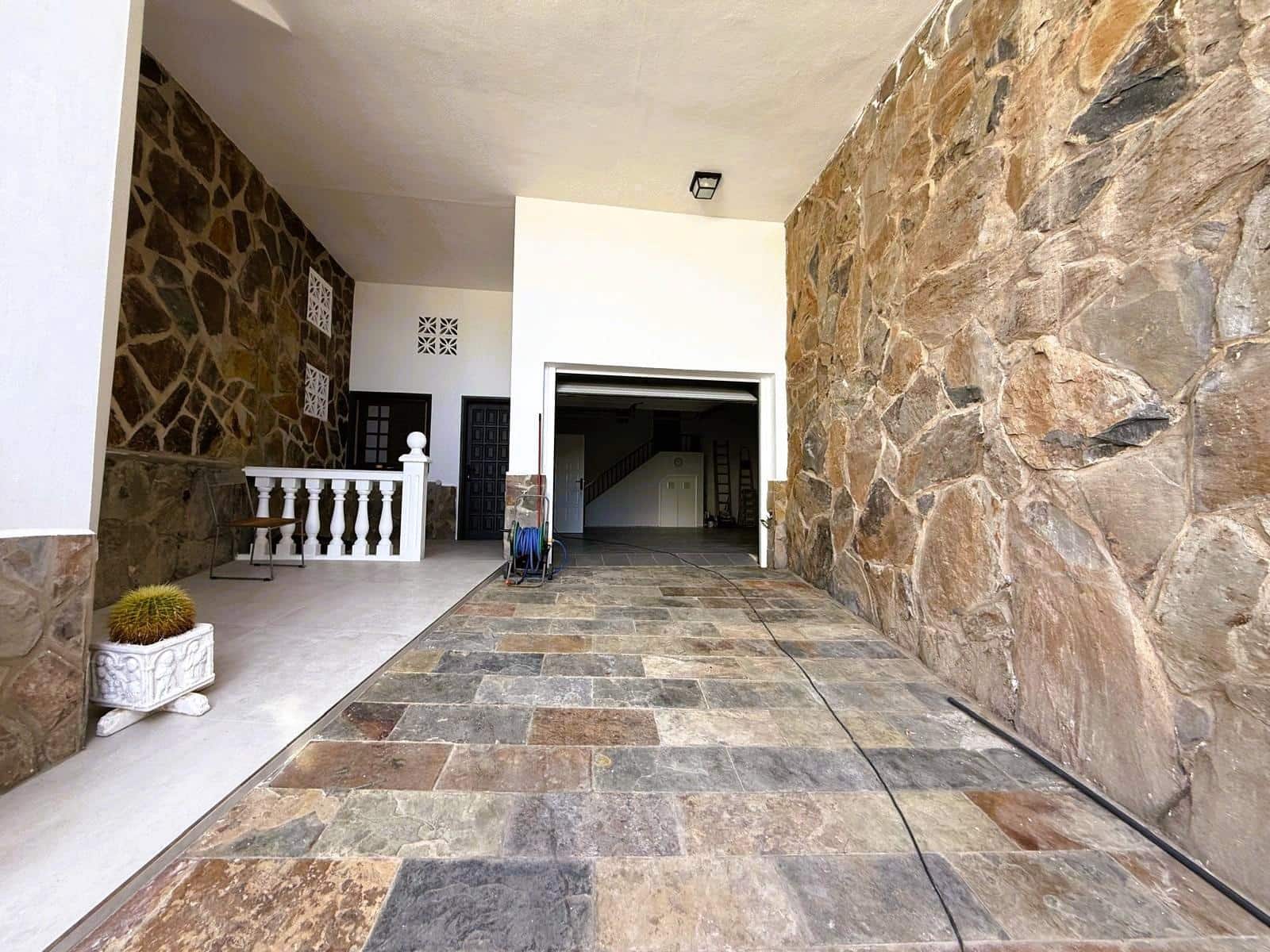4 soverom Villa til salgs i Costa Adeje med svømmebasseng garasje - € 2 600 000 (Ref: 9543654)