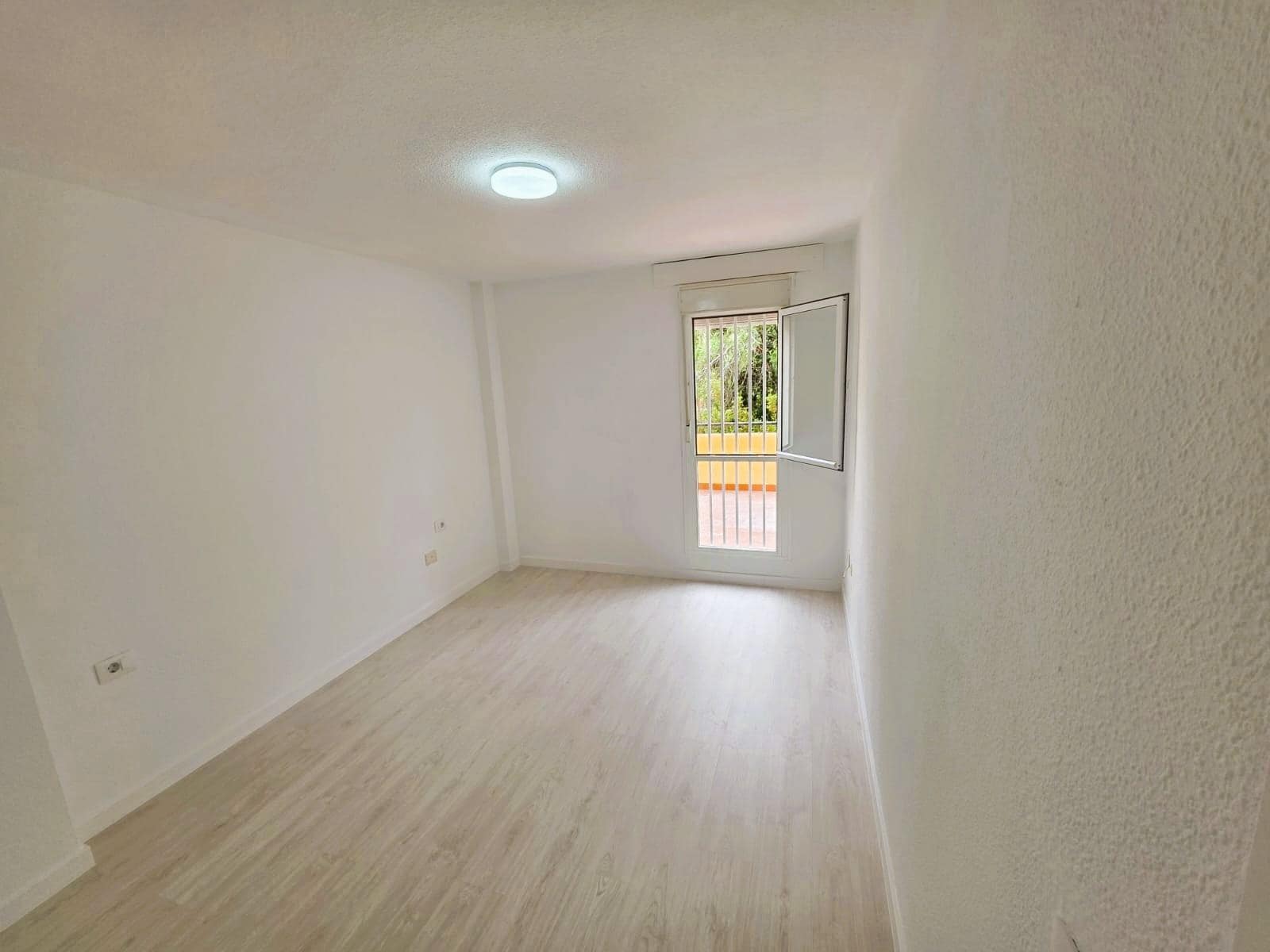 2 sypialnia Apartament na sprzedaż w Arona z basenem garażem - 272 000 € (Ref: 9565259)