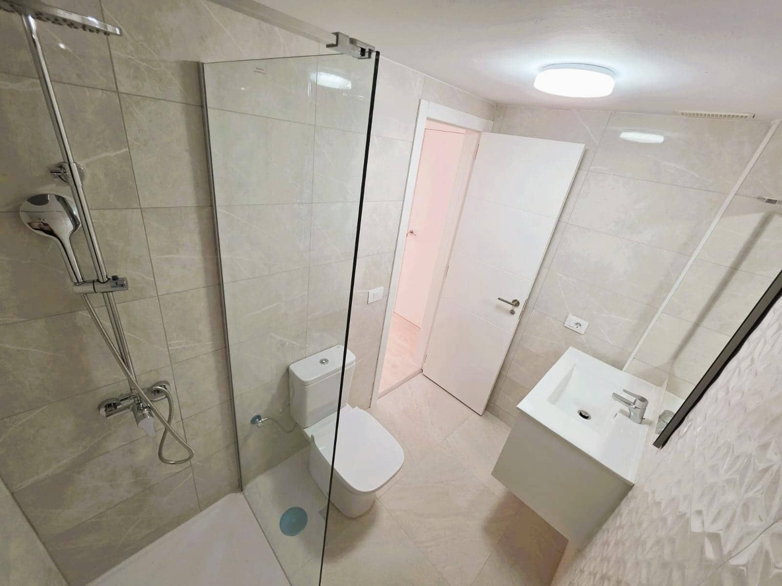 2 sypialnia Apartament na sprzedaż w Arona z basenem garażem - 272 000 € (Ref: 9565259)