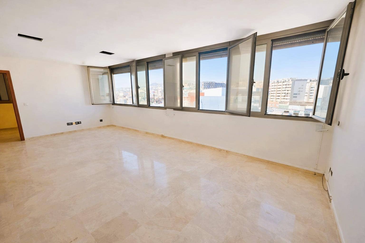 4 chambre Penthouse à vendre à Santa Cruz de Tenerife avec garage - 560 000 € (Ref: 9648157)