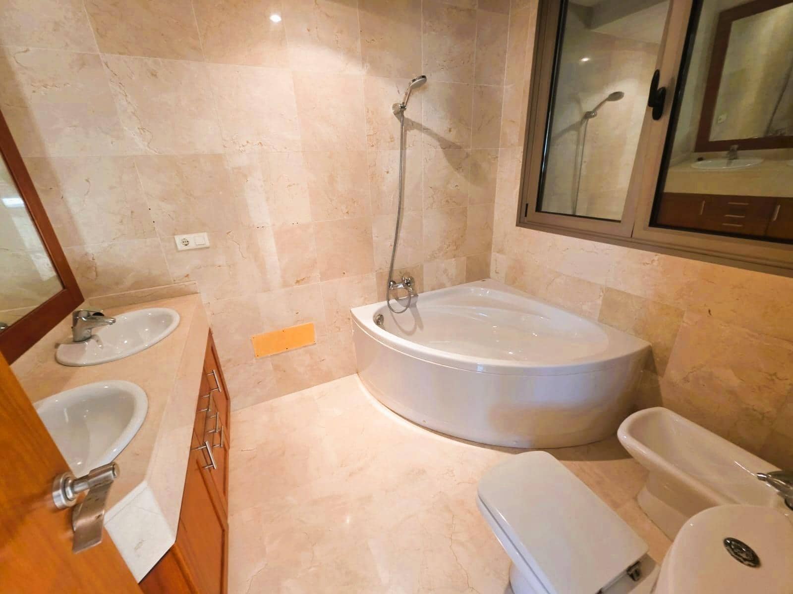 4 chambre Penthouse à vendre à Santa Cruz de Tenerife avec garage - 560 000 € (Ref: 9648157)