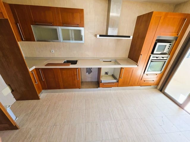 4 chambre Penthouse à vendre à Los Llanos, Santa Cruz de Tenerife avec garage - 560 000 € (Ref: 9648157)