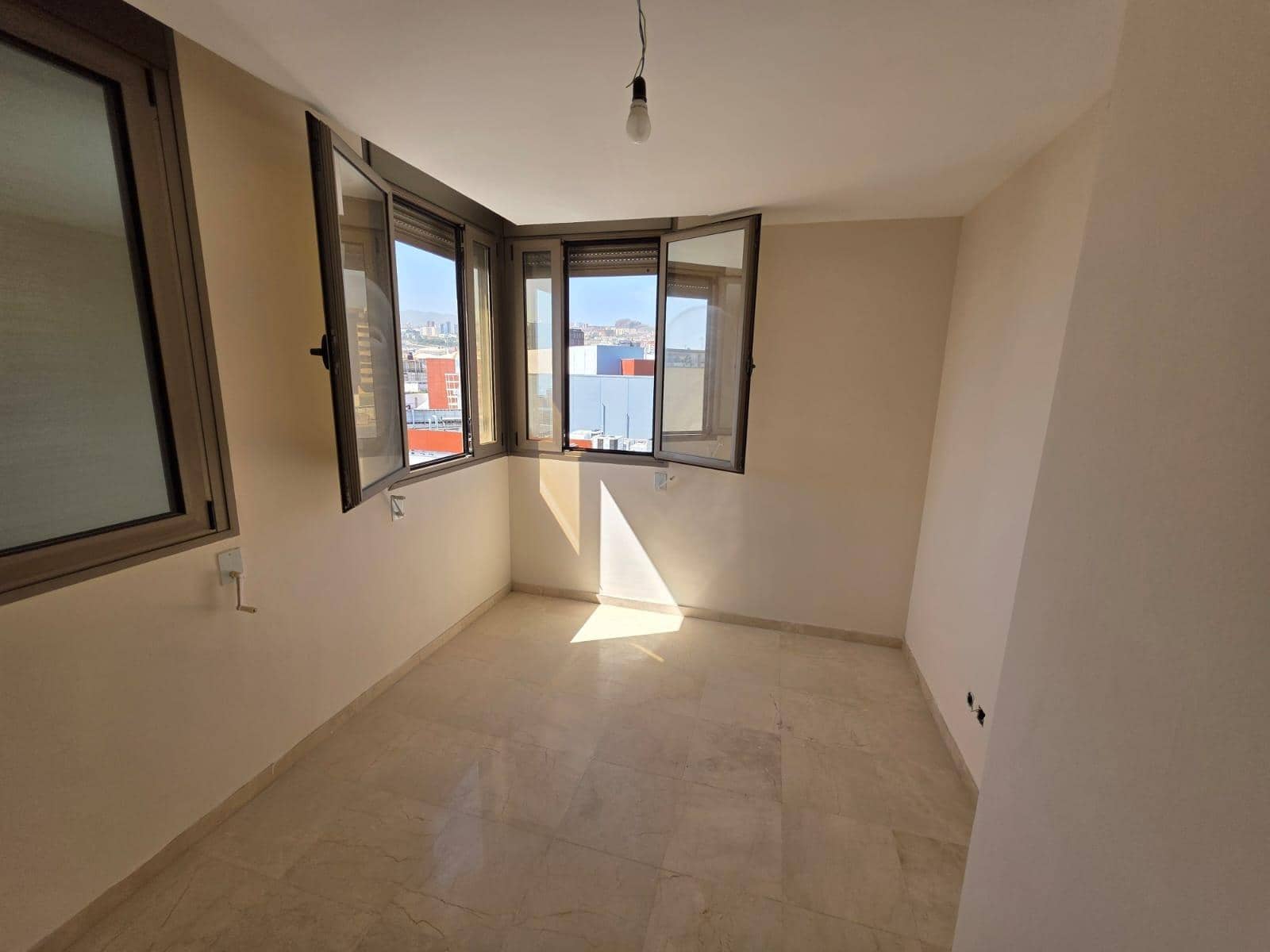 4 chambre Penthouse à vendre à Santa Cruz de Tenerife avec garage - 560 000 € (Ref: 9648157)