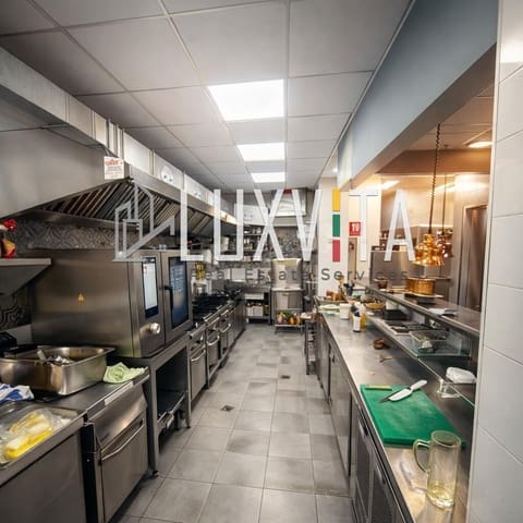 Commerciale da affittare in Los Cristianos, Arona - 4.000 € (Rif: 9648159)