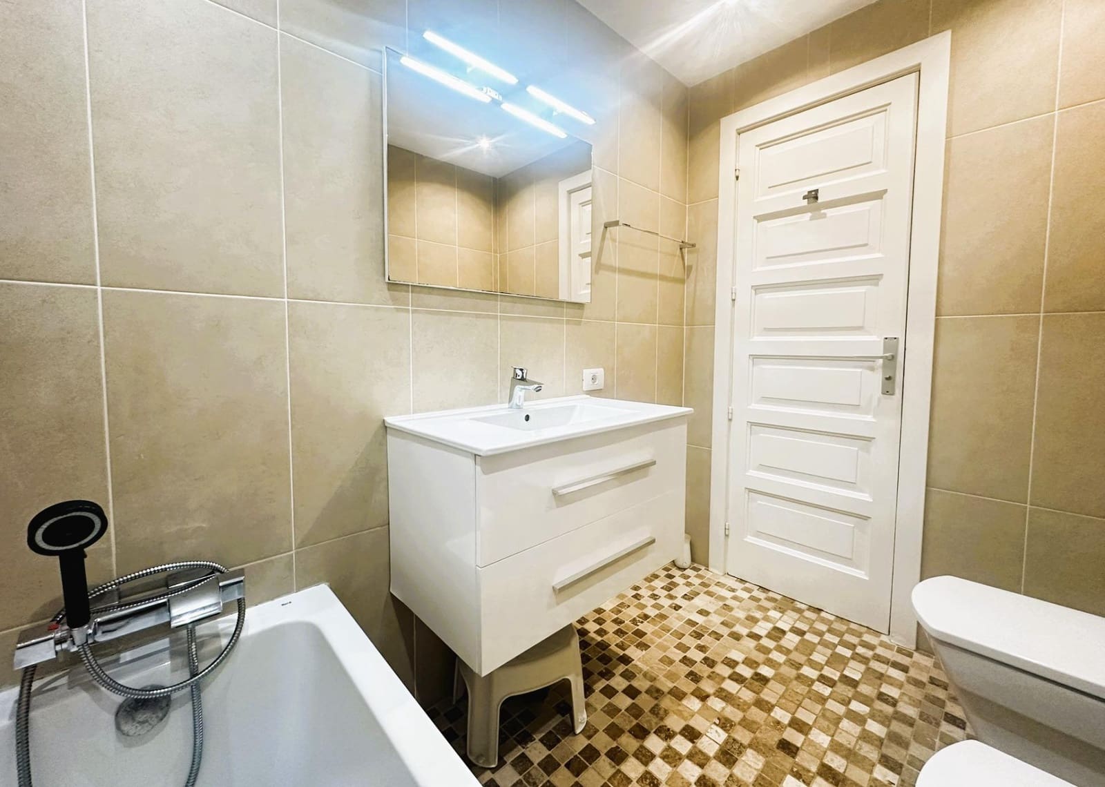 2 sypialnia Apartament na sprzedaż w Playa de las Americas z basenem - 630 000 € (Ref: 9648160)