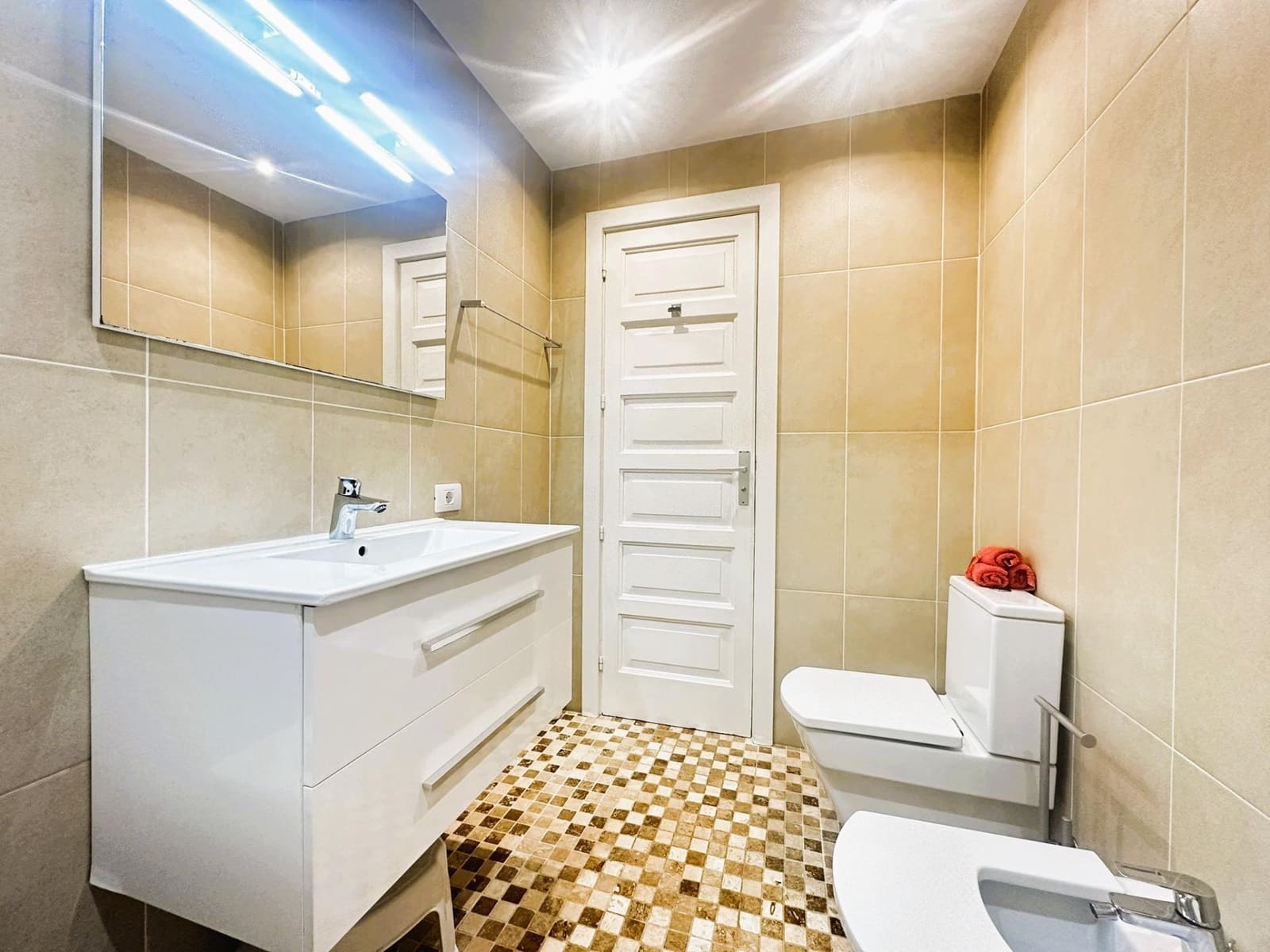 2 sypialnia Apartament na sprzedaż w Playa de las Americas z basenem - 630 000 € (Ref: 9648160)