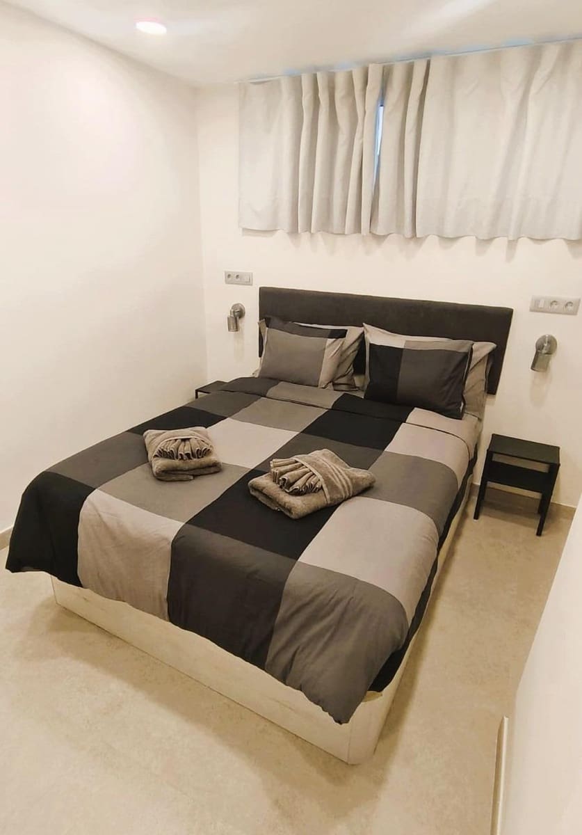 1 bedroom Apartment for sale in Playa de las Americas with pool - € 315,000 (Ref: 9648161)