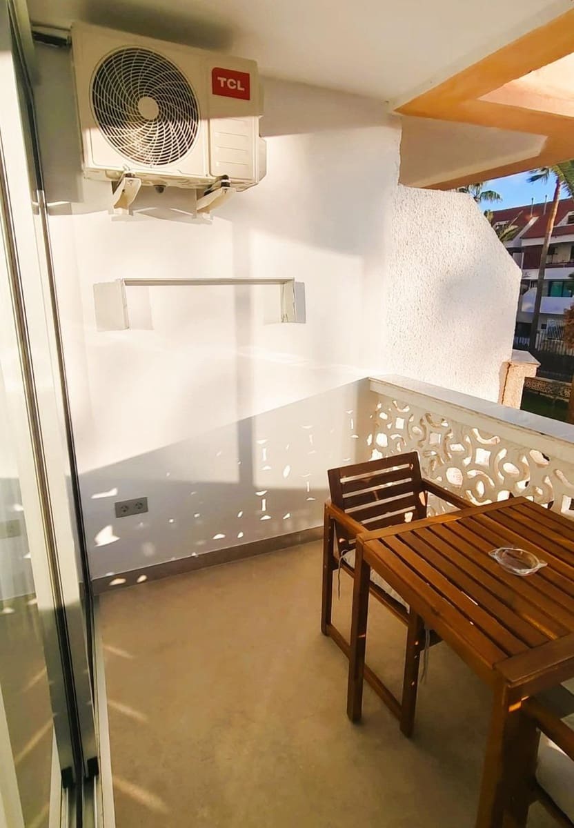 1 bedroom Apartment for sale in Playa de las Americas with pool - € 315,000 (Ref: 9648161)