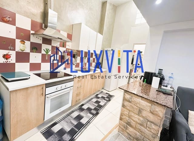 2 sovrum Lägenhet till salu i Los Cristianos, Arona med pool - 260 000 € (Ref: 9648163)