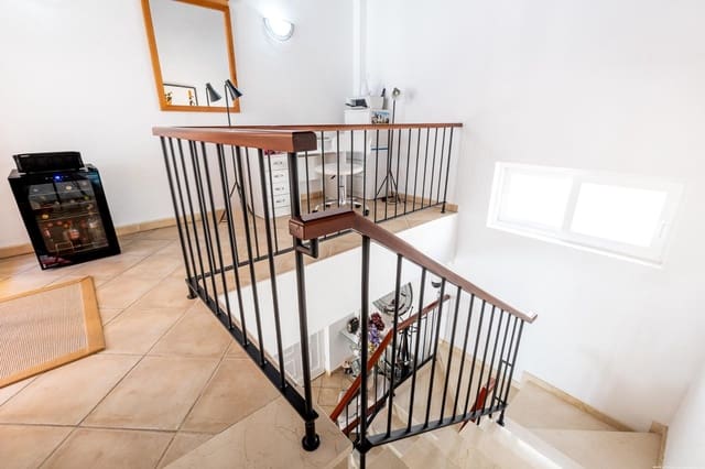 3 chambre Villa/Maison à vendre à Los Cristianos, Arona avec piscine garage - 950 000 € (Ref: 9648164)