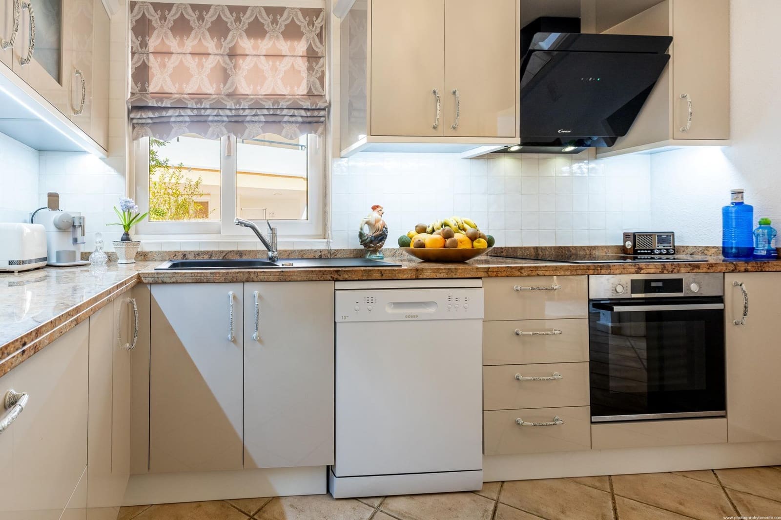 3 quarto Moradia para venda em Los Cristianos com piscina garagem - 950 000 € (Ref: 9648164)