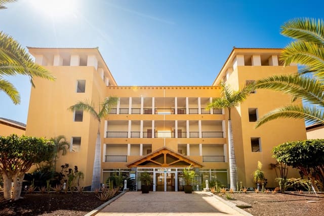 3 chambre Villa/Maison à vendre à Los Cristianos, Arona avec piscine garage - 950 000 € (Ref: 9648164)