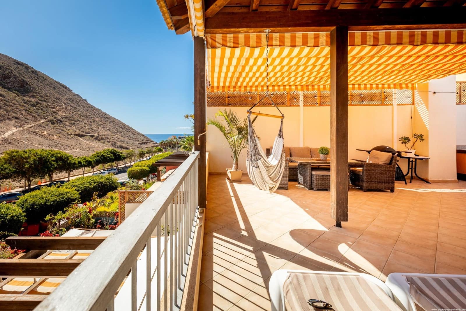 3 quarto Moradia para venda em Los Cristianos com piscina garagem - 950 000 € (Ref: 9648164)