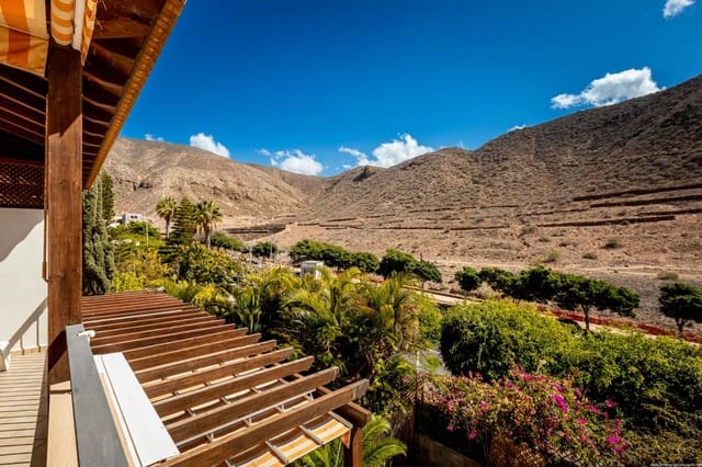 3 chambre Villa/Maison à vendre à Los Cristianos, Arona avec piscine garage - 950 000 € (Ref: 9648164)