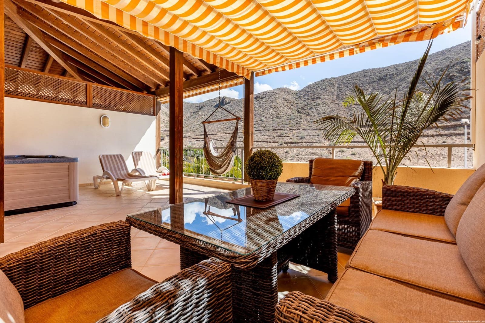 3 quarto Moradia para venda em Los Cristianos com piscina garagem - 950 000 € (Ref: 9648164)