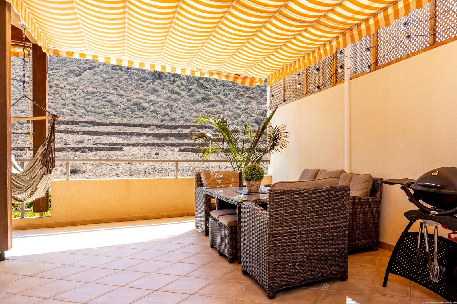 3 quarto Moradia para venda em Los Cristianos com piscina garagem - 950 000 € (Ref: 9648164)