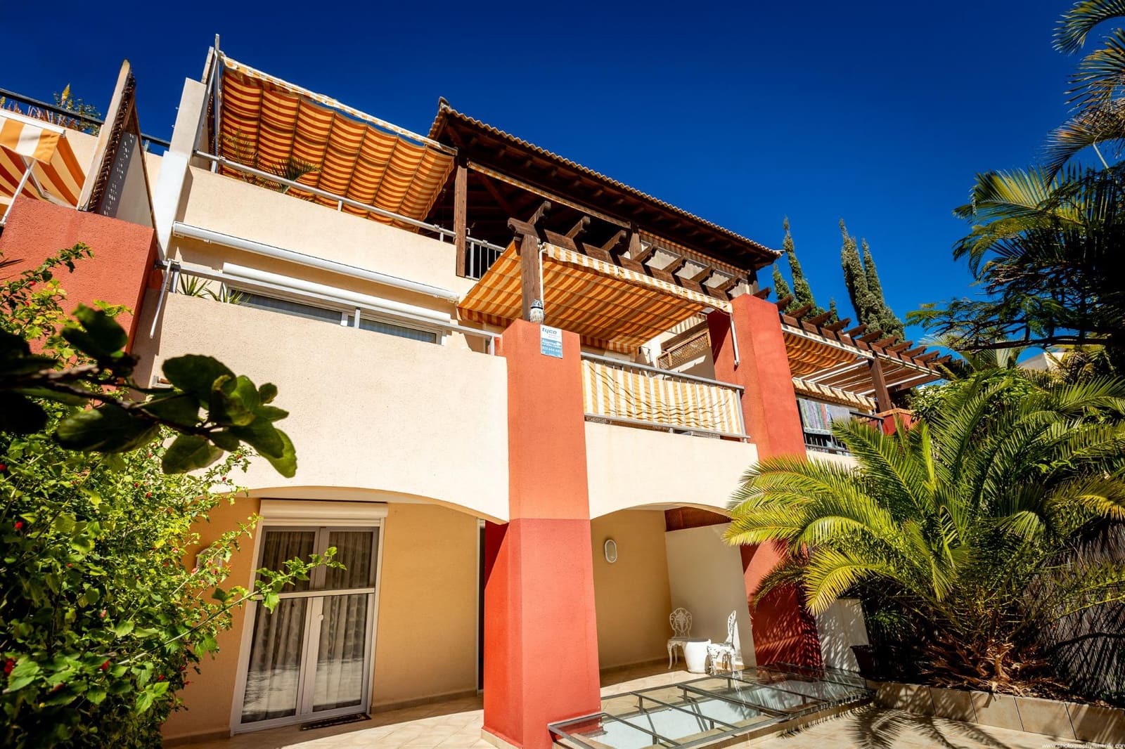 3 quarto Moradia para venda em Los Cristianos com piscina garagem - 950 000 € (Ref: 9648164)