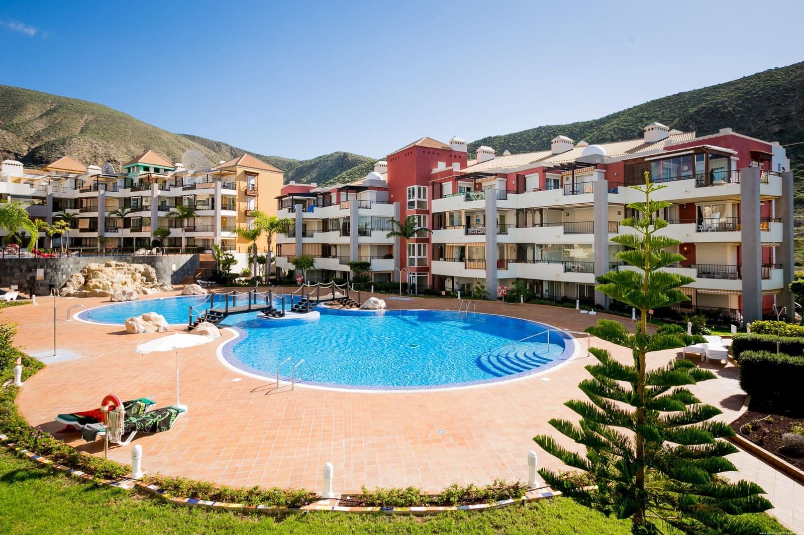 3 quarto Moradia para venda em Los Cristianos com piscina garagem - 950 000 € (Ref: 9648164)