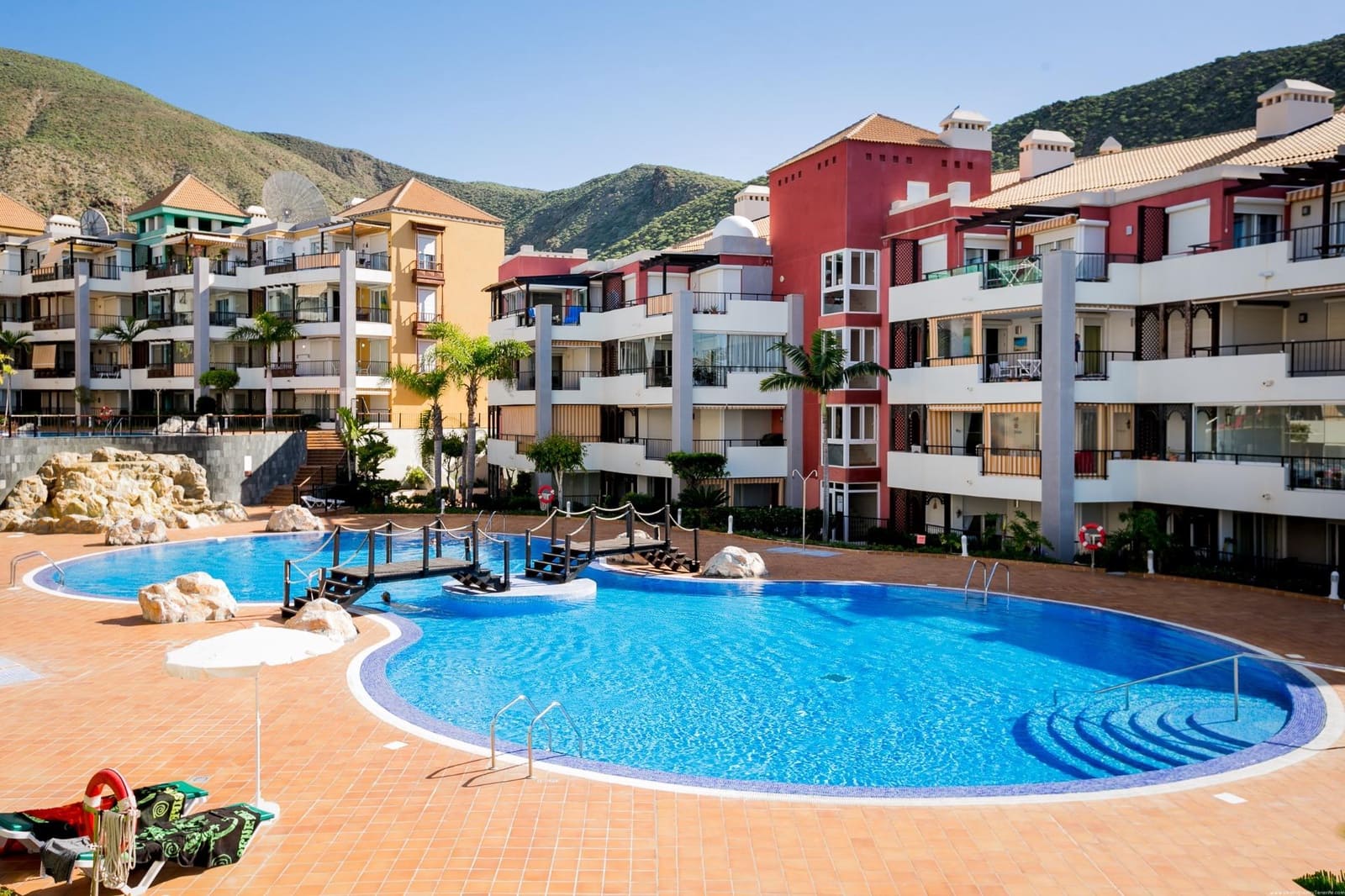 3 quarto Moradia para venda em Los Cristianos com piscina garagem - 950 000 € (Ref: 9648164)