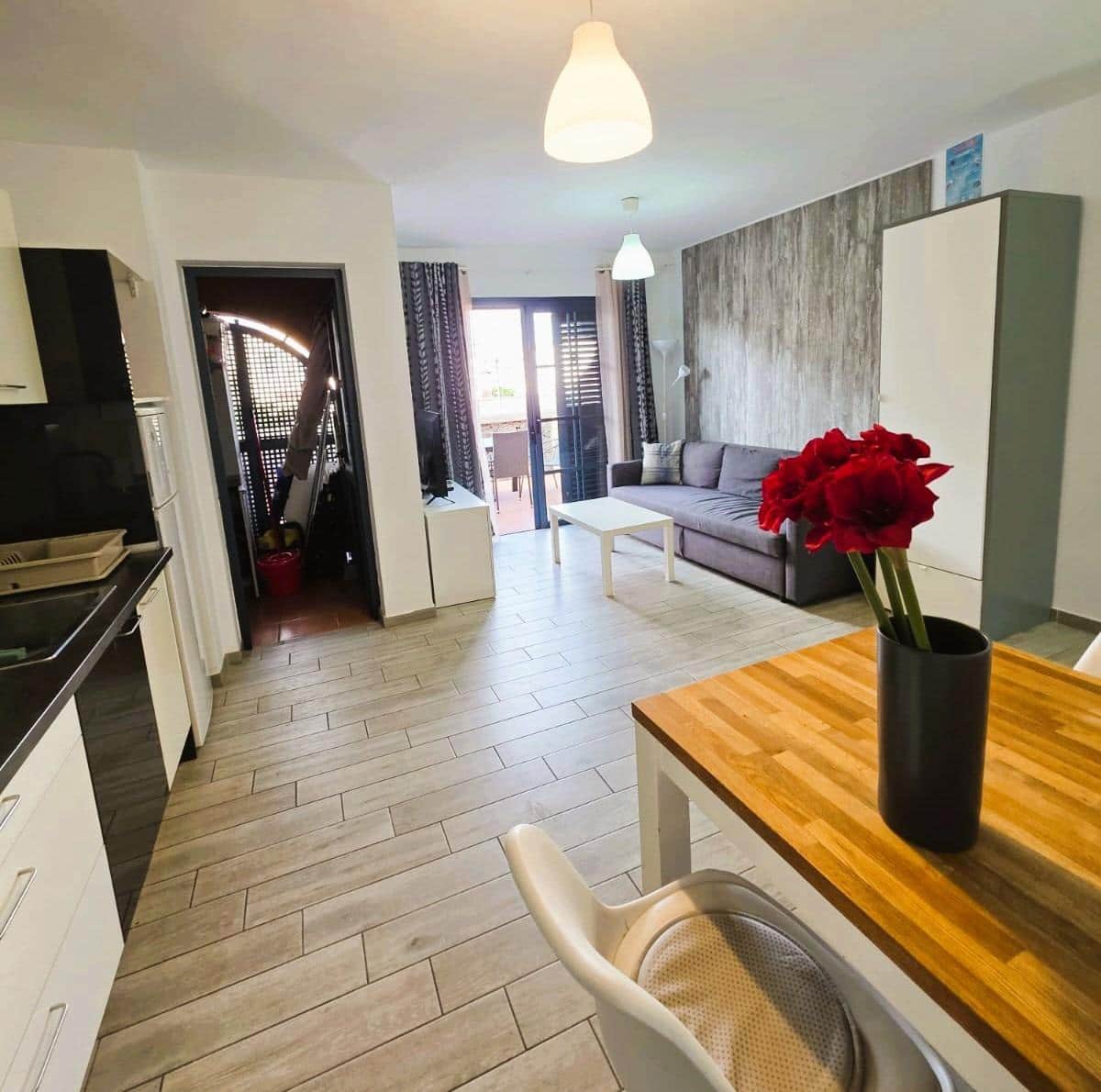 1 bedroom Apartment for sale in Arona with pool garage - € 220,000 (Ref: 9701653)