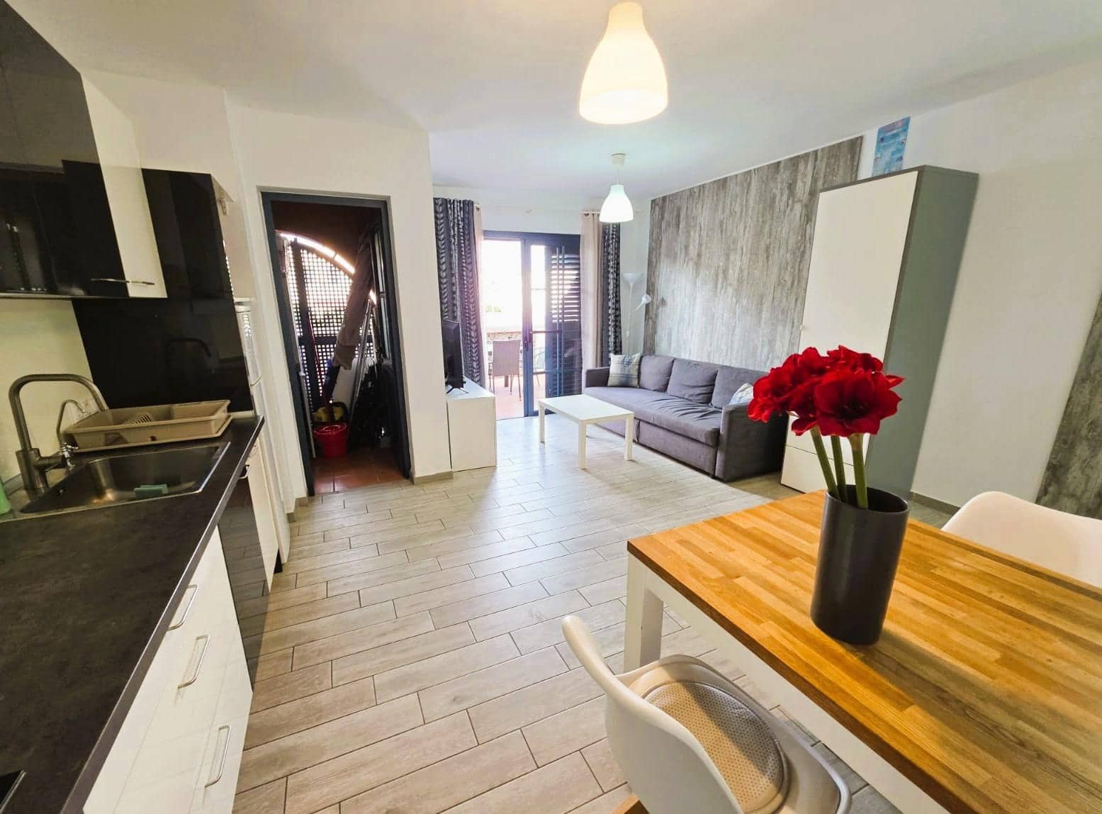 1 bedroom Apartment for sale in Arona with pool garage - € 220,000 (Ref: 9701653)