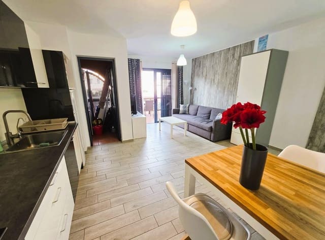 1 sypialnia Apartament na sprzedaż w Costa del Silencio, Arona z basenem garażem - 220 000 € (Ref: 9701653)