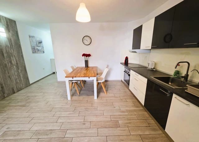 1 sypialnia Apartament na sprzedaż w Costa del Silencio, Arona z basenem garażem - 220 000 € (Ref: 9701653)