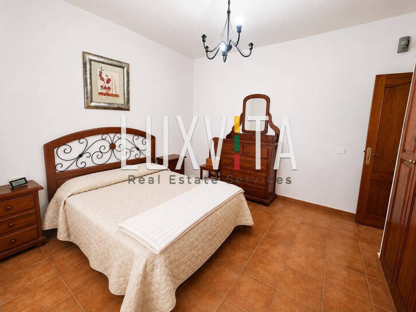 4 bedroom Villa for sale in Santiago del Teide with garage - € 560,000 (Ref: 9924637)