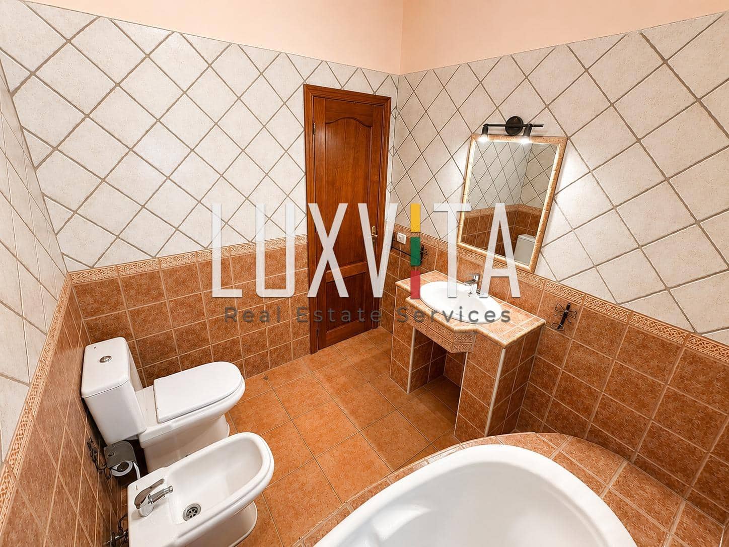 4 bedroom Villa for sale in Santiago del Teide with garage - € 560,000 (Ref: 9924637)