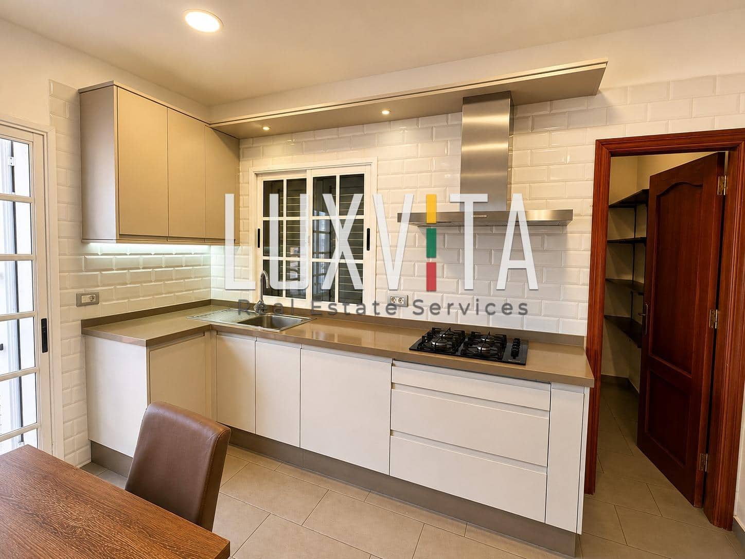 4 bedroom Villa for sale in Santiago del Teide with garage - € 560,000 (Ref: 9924637)