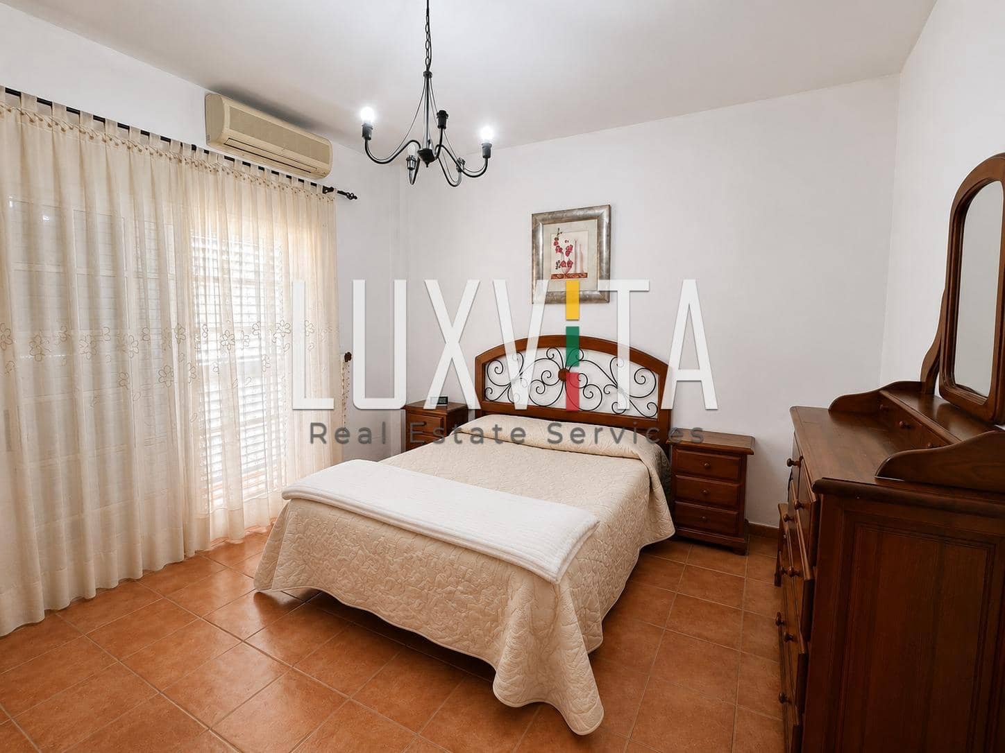 4 bedroom Villa for sale in Santiago del Teide with garage - € 560,000 (Ref: 9924637)