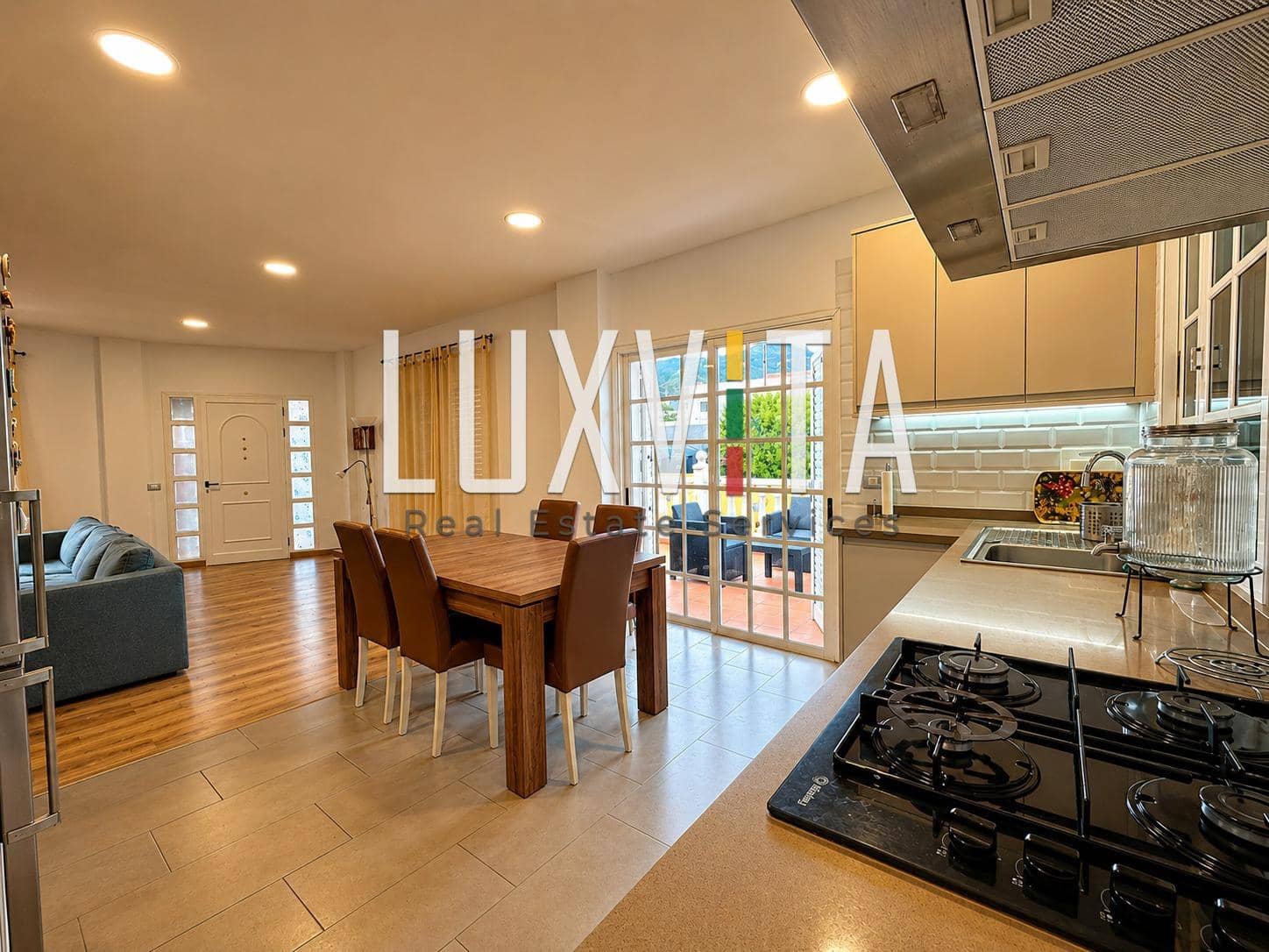 4 bedroom Villa for sale in Santiago del Teide with garage - € 560,000 (Ref: 9924637)