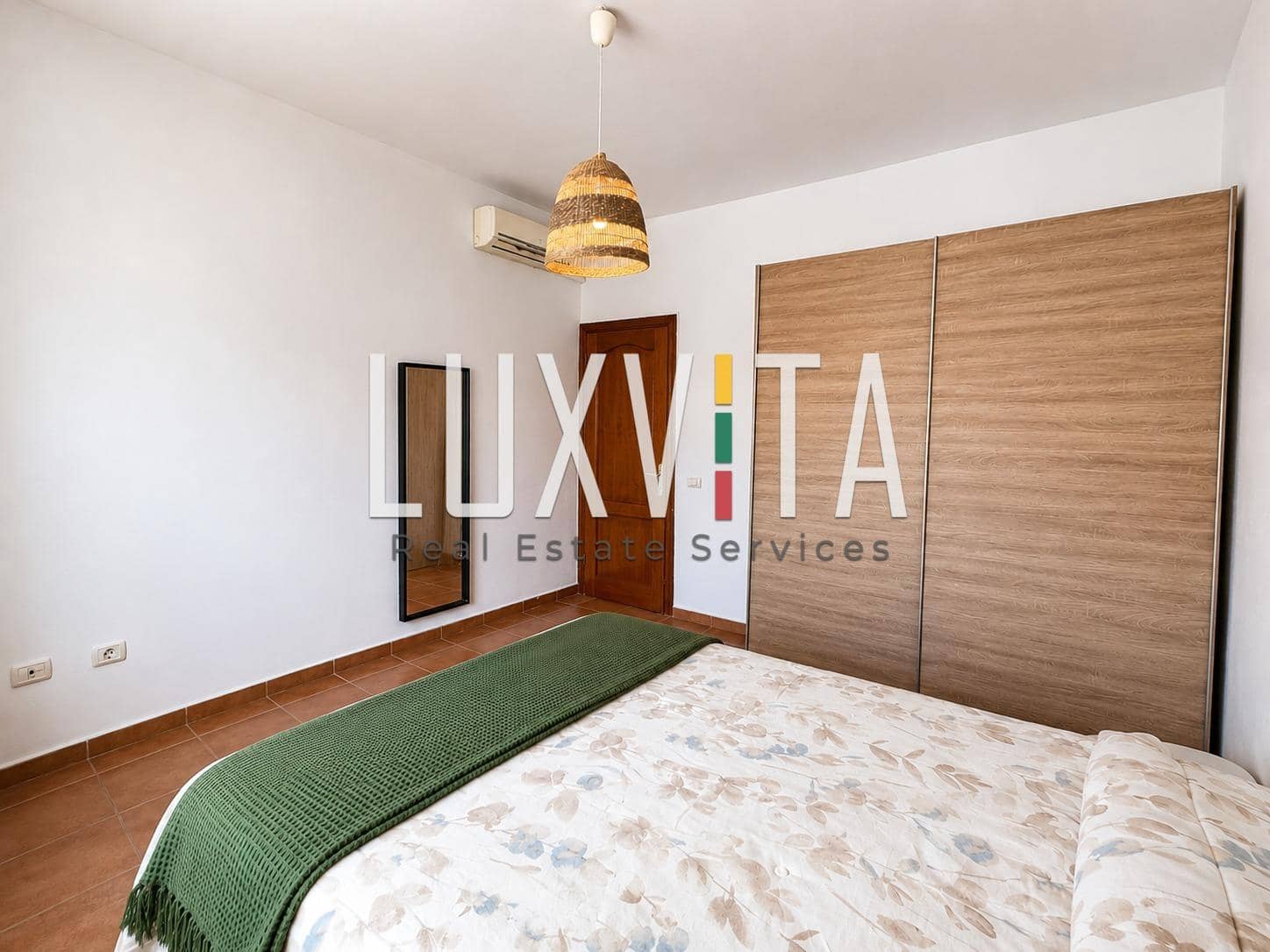4 bedroom Villa for sale in Santiago del Teide with garage - € 560,000 (Ref: 9924637)