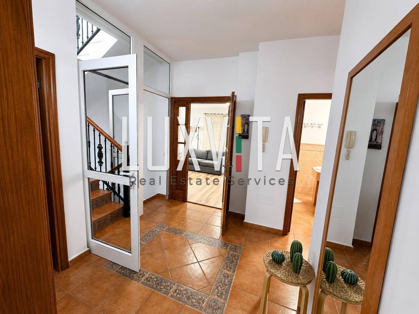 4 bedroom Villa for sale in Santiago del Teide with garage - € 560,000 (Ref: 9924637)