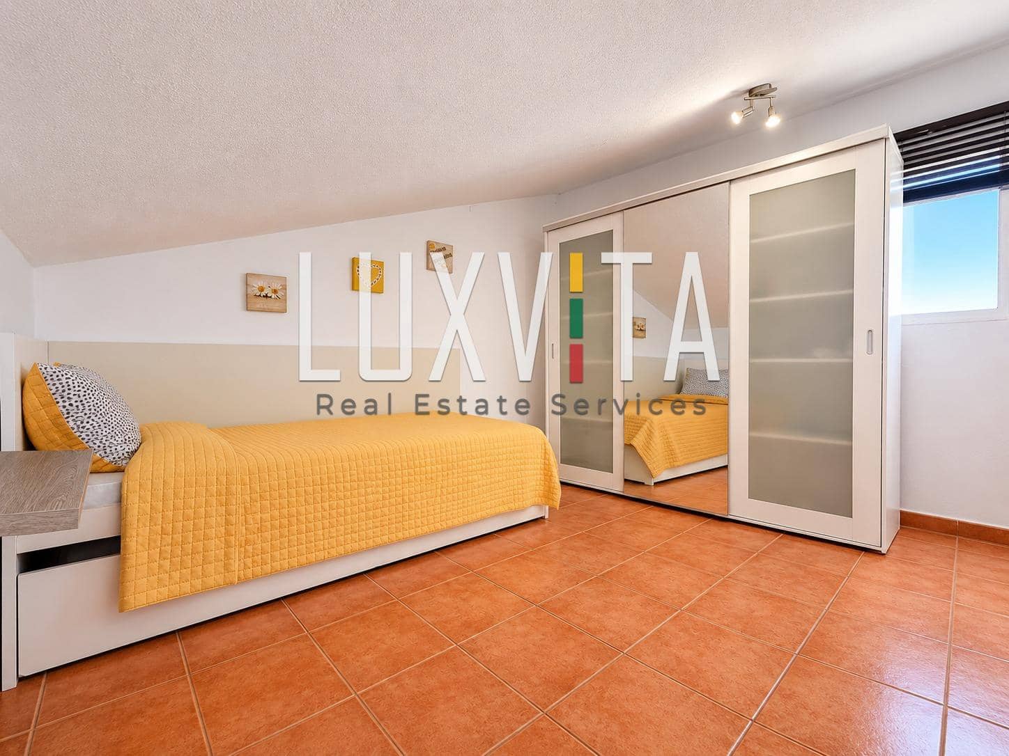4 bedroom Villa for sale in Santiago del Teide with garage - € 560,000 (Ref: 9924637)