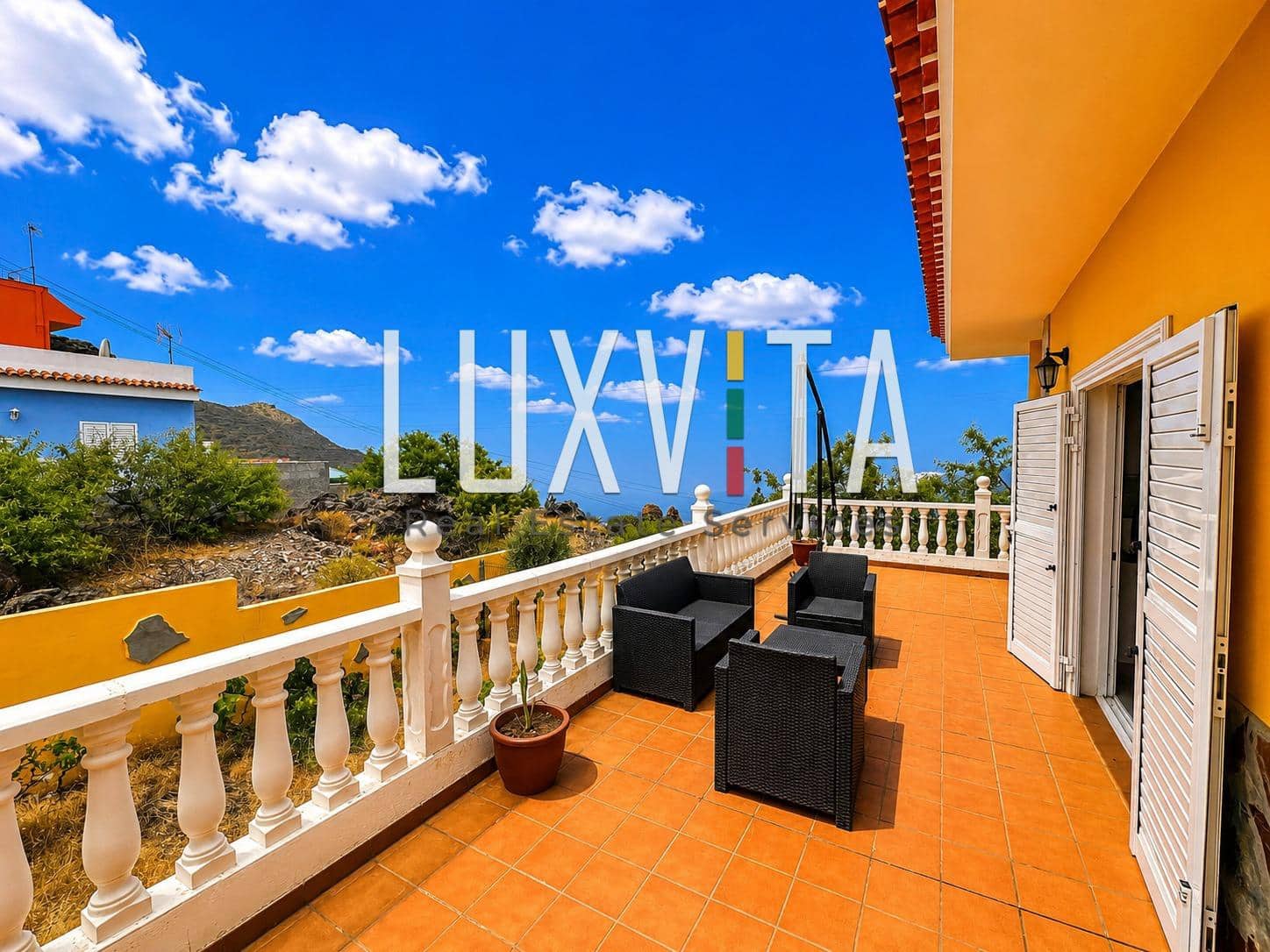 4 bedroom Villa for sale in Santiago del Teide with garage - € 560,000 (Ref: 9924637)