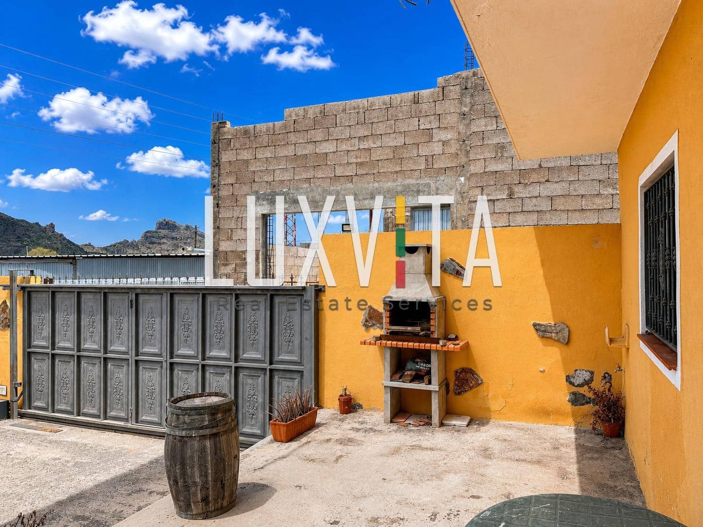 4 bedroom Villa for sale in Santiago del Teide with garage - € 560,000 (Ref: 9924637)