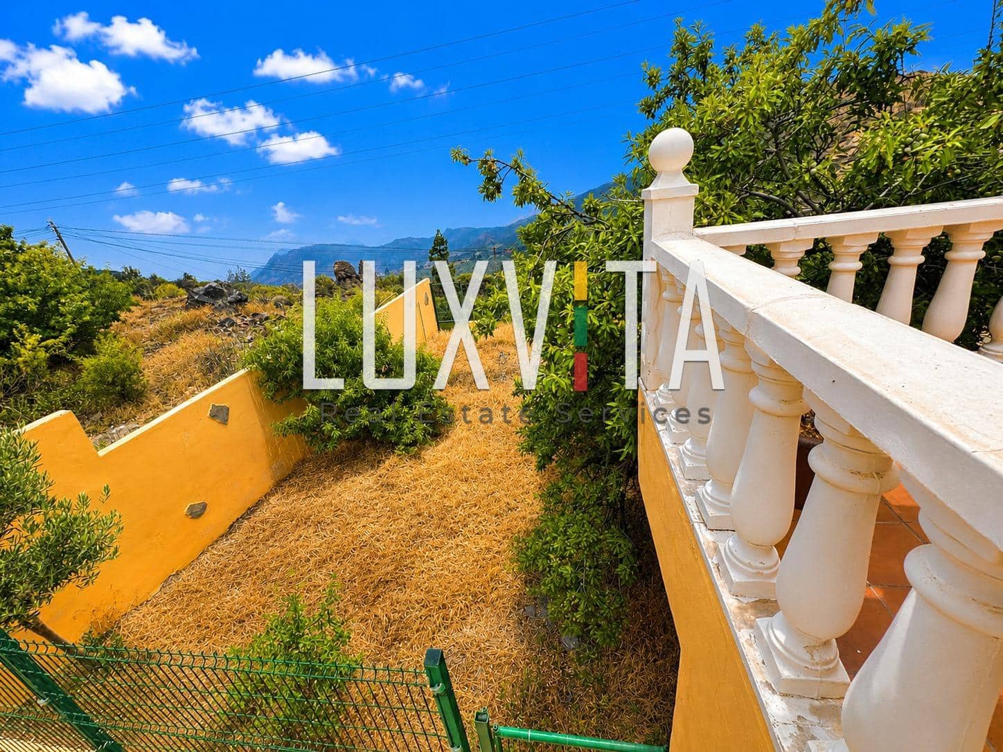 4 bedroom Villa for sale in Santiago del Teide with garage - € 560,000 (Ref: 9924637)