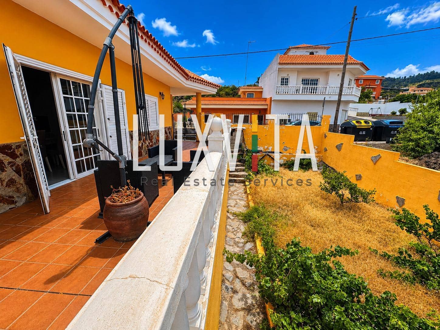 4 bedroom Villa for sale in Santiago del Teide with garage - € 560,000 (Ref: 9924637)