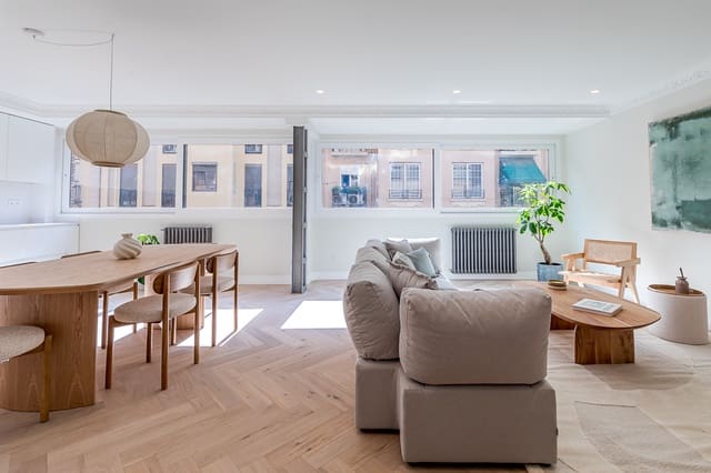 3 bedroom Apartment for sale in Rios Rosas, Madrid city - € 1,675,000 (Ref: 9462901)