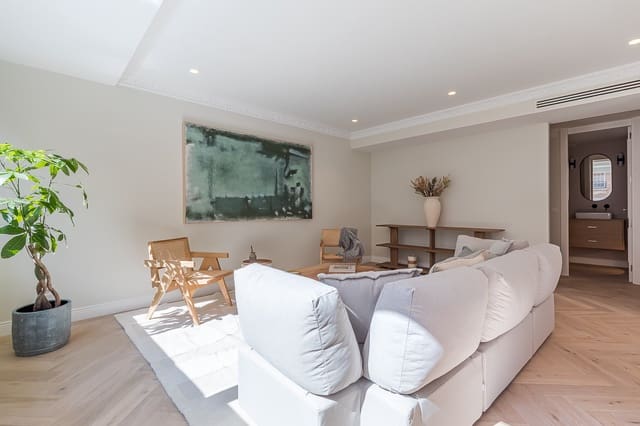 3 bedroom Apartment for sale in Rios Rosas, Madrid city - € 1,675,000 (Ref: 9462901)