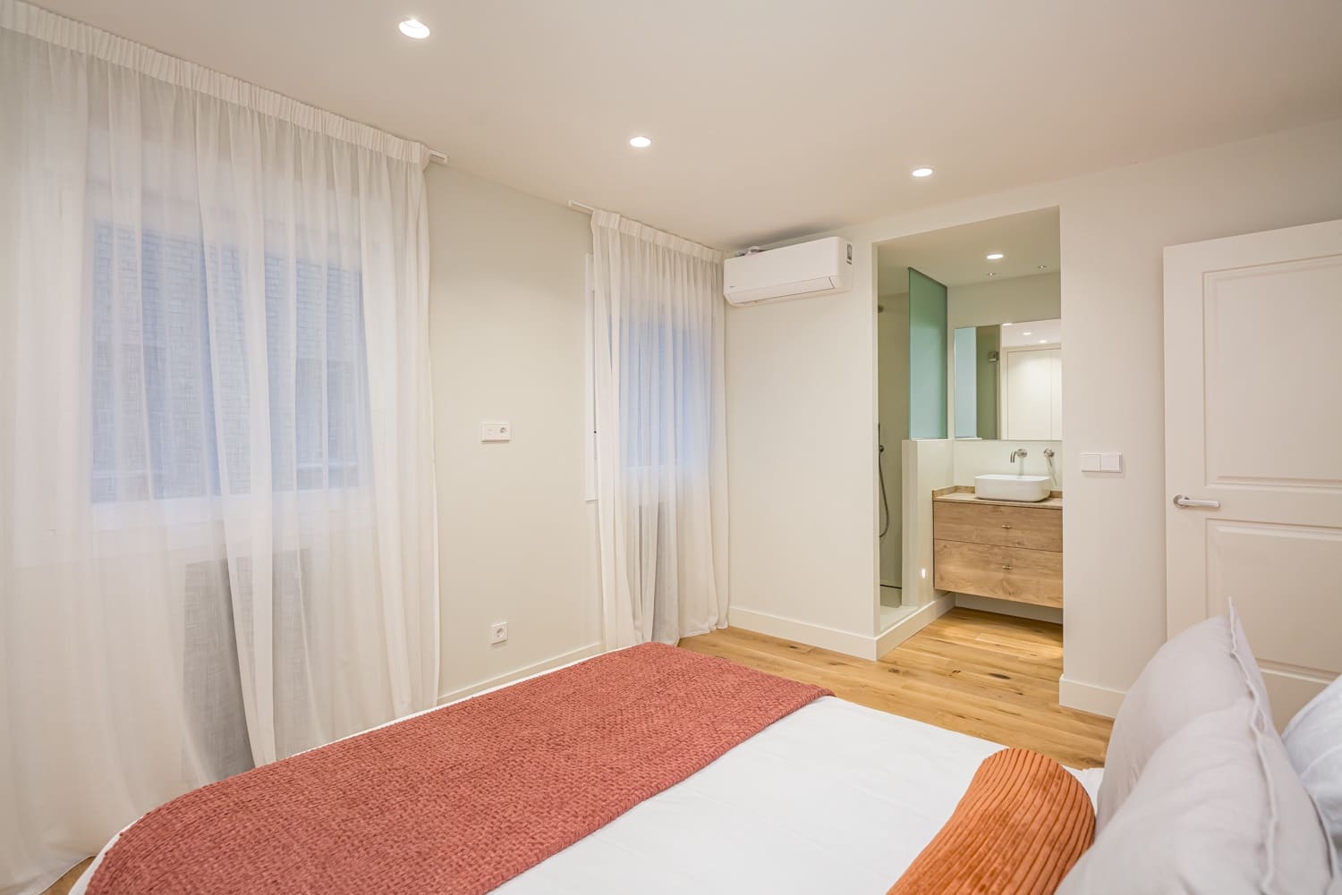 3 bedroom Flat for sale in Madrid city with garage - € 2,799,000 (Ref: 9730876)