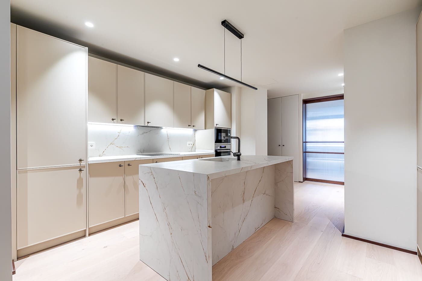 4 bedroom Flat for sale in Madrid city with garage - € 3,990,000 (Ref: 9730881)